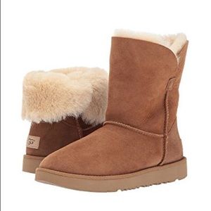 UGG Classic Cuff Short